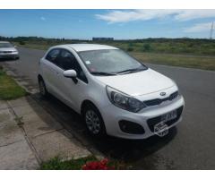 Kia Rio5 blanco 2012