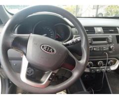 Kia Rio5 blanco 2012