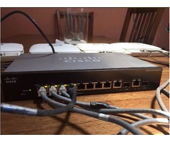 Switch Cisco Small Business Sf302-08mp + 4 Access Point