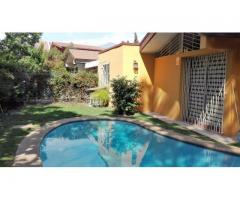 Arriendo linda casa con piscina Las condes