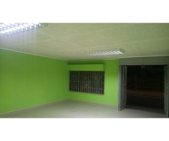 Amplio local comercial Arriendo