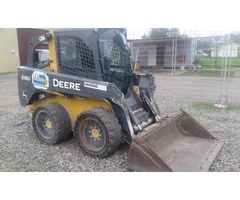 MINICARGADOR John Deere modelo 318 D cabinado aire