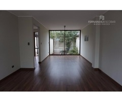 FERNANDEZ ESCOBAR Vende Casa 3D 3B Condominio Los Villares