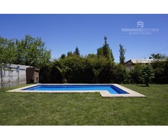 FERNANDEZ ESCOBAR Vende Casa 3D 3B Piscina Terreno 2500 m2 Tocornal