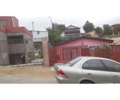 vendo terreno urbanizado con 3 casitas habitables e independeinte